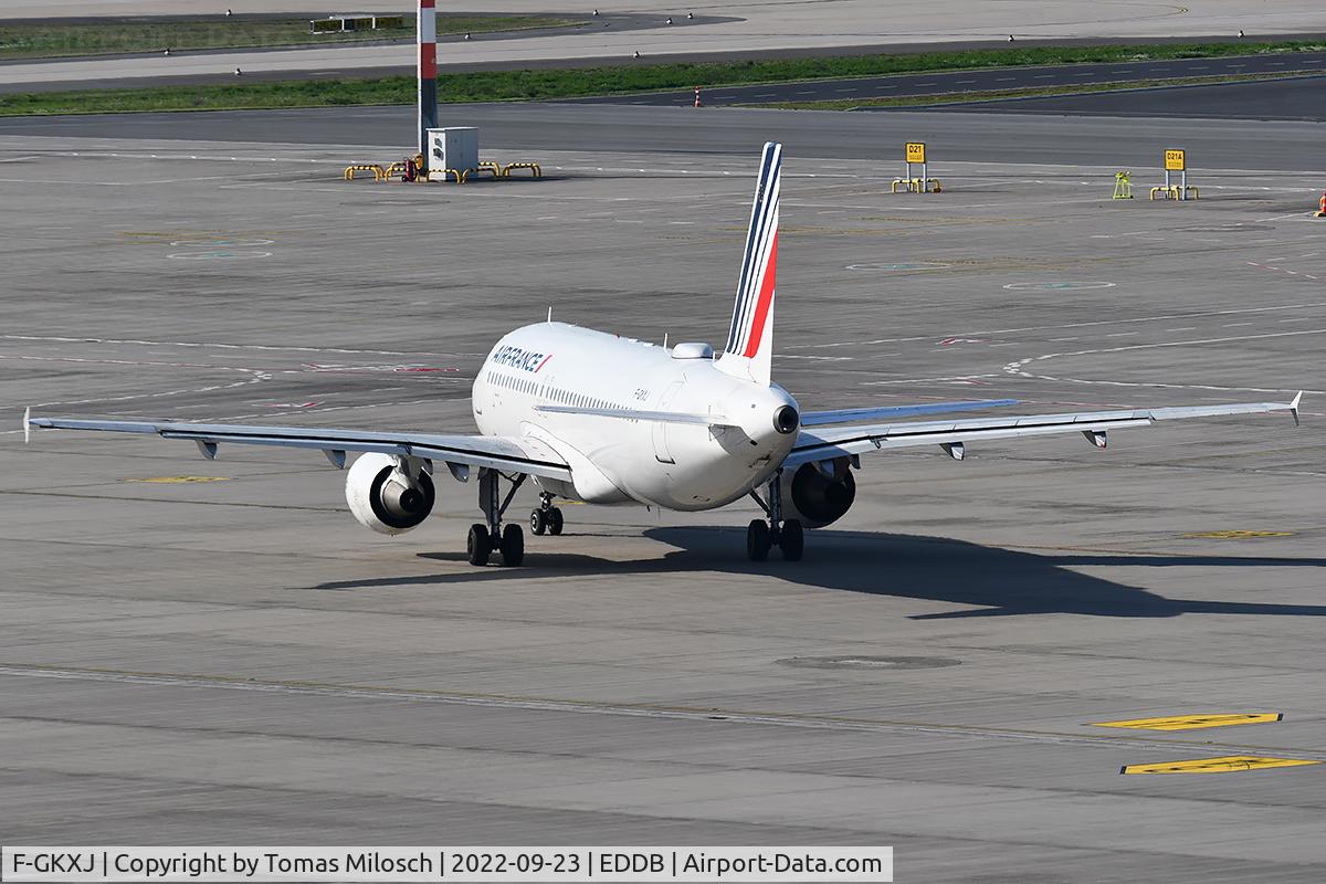F-GKXJ, 2002 Airbus A320-214 C/N 1900, 