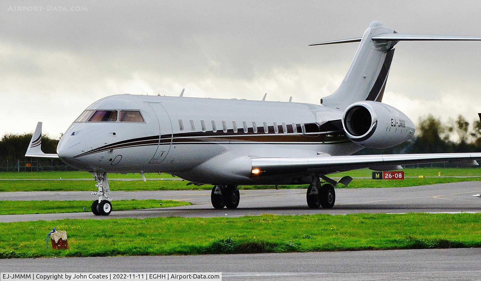 EJ-JMMM, 2010 Bombardier BD-700-1A10 Global Express XRS C/N 9387, Taxiing on arrival