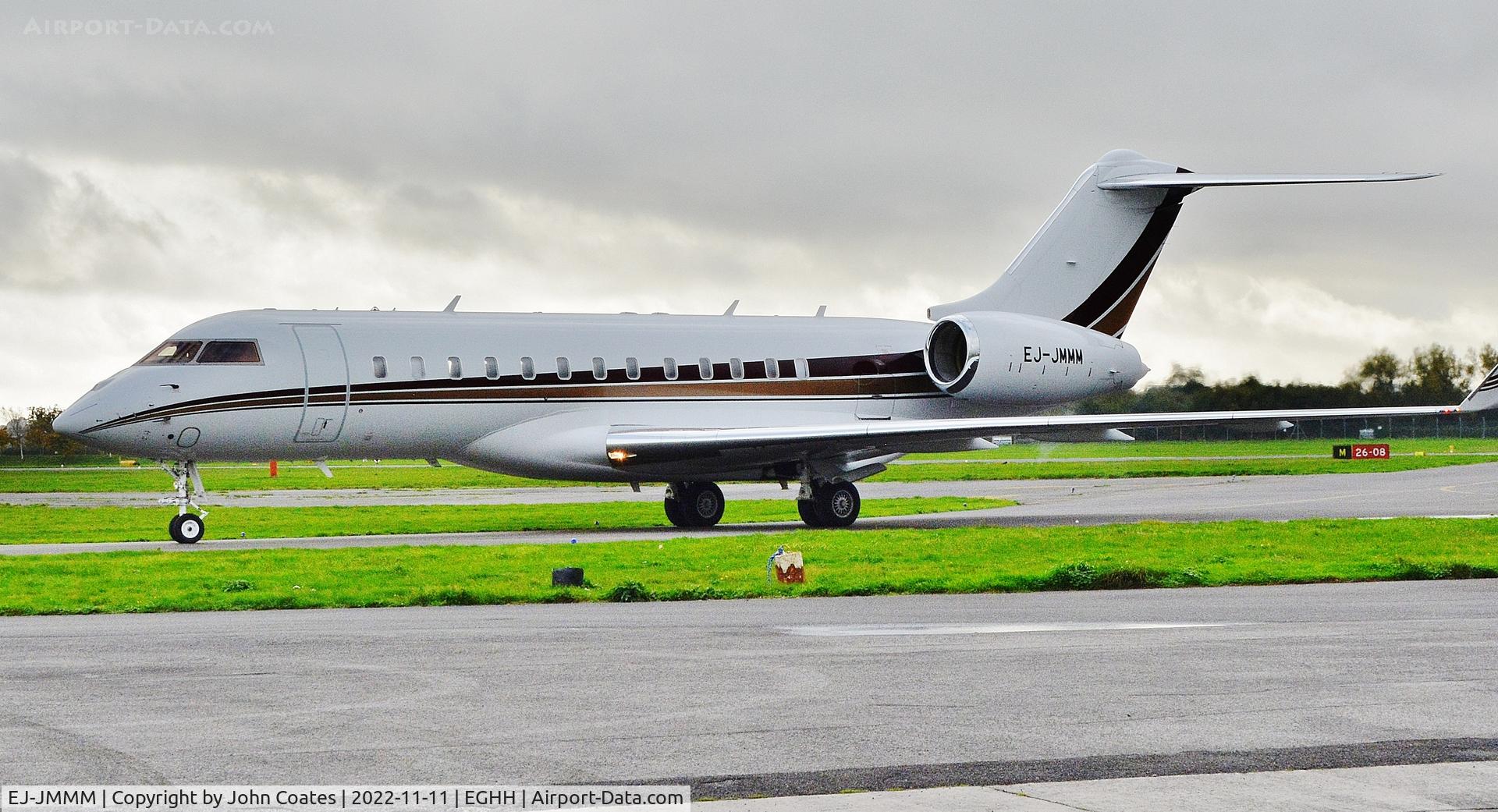 EJ-JMMM, 2010 Bombardier BD-700-1A10 Global Express XRS C/N 9387, Taxiing on arrival