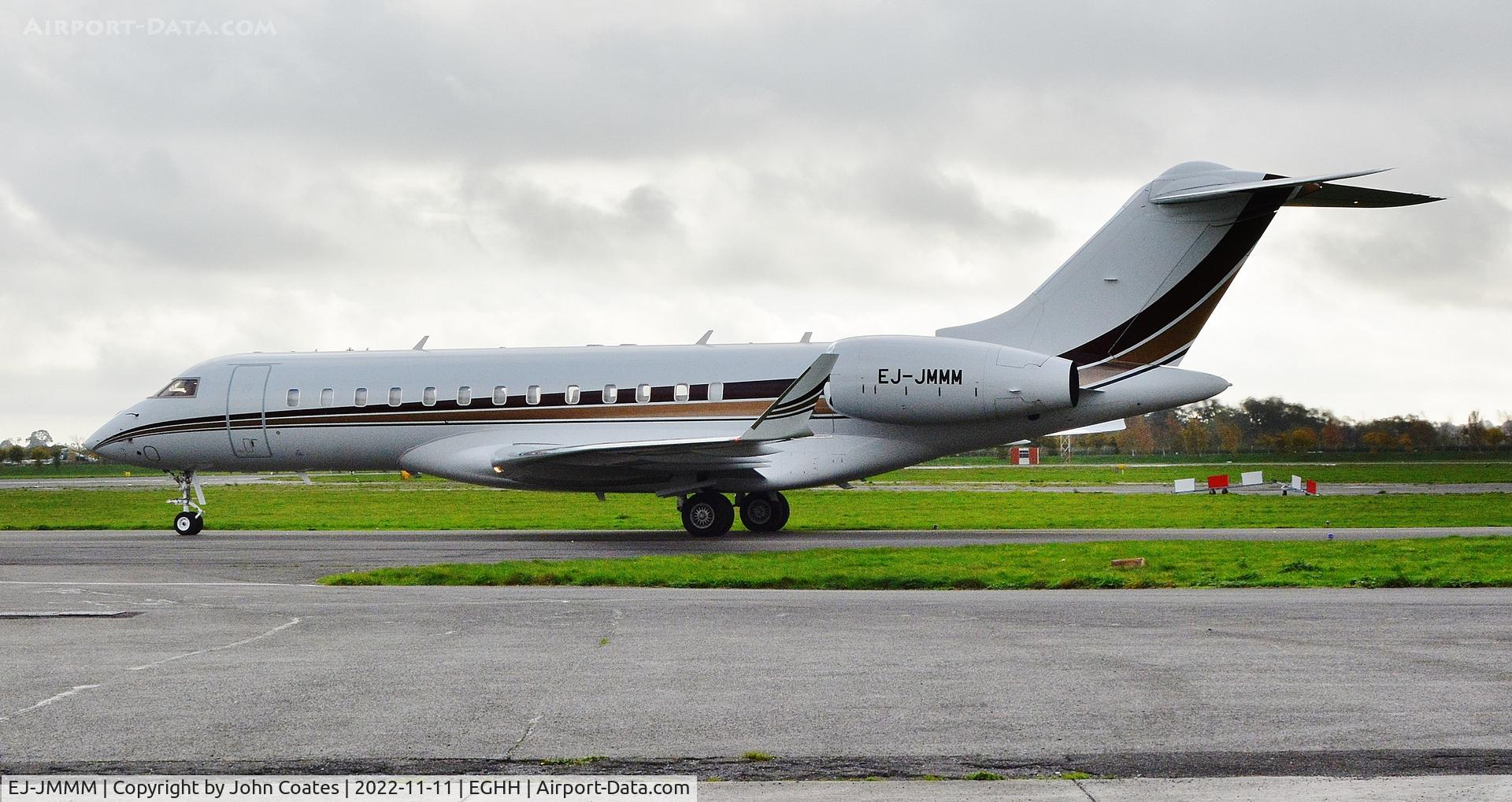 EJ-JMMM, 2010 Bombardier BD-700-1A10 Global Express XRS C/N 9387, Taxiing on arrival