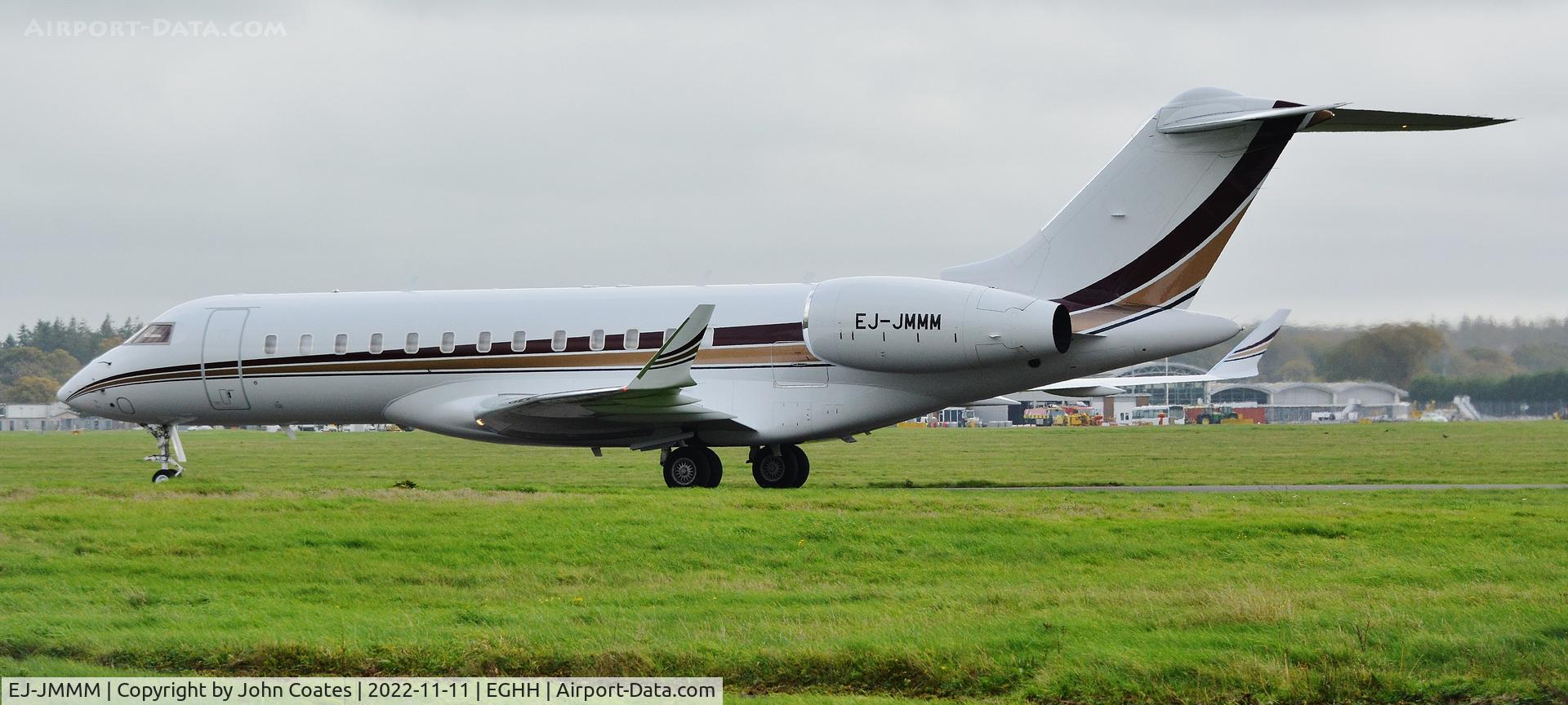 EJ-JMMM, 2010 Bombardier BD-700-1A10 Global Express XRS C/N 9387, Taxiing on arrival