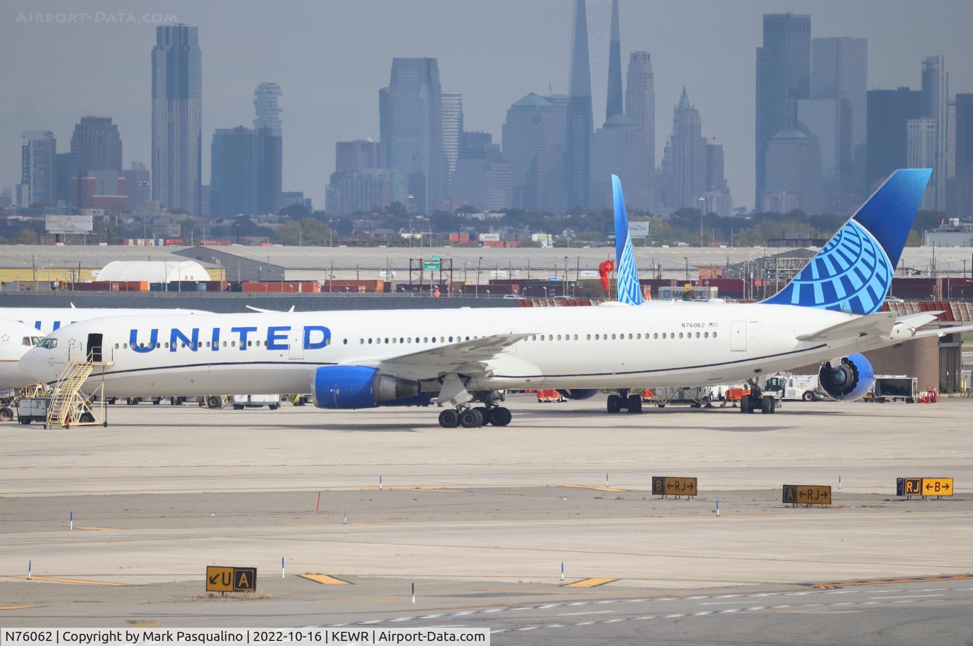 N76062, 2002 Boeing 767-424/ER C/N 29457, Boeing 767-424/ER