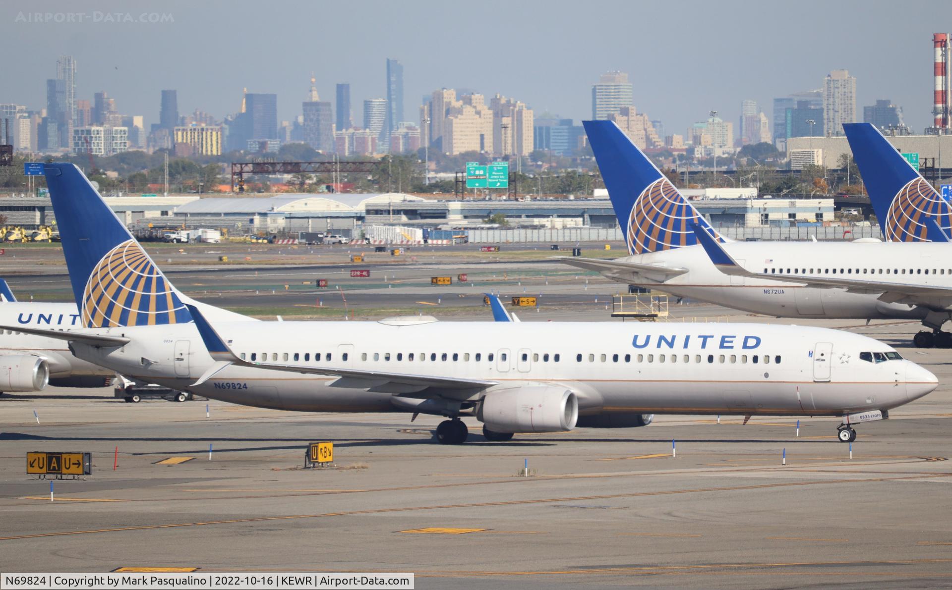 N69824, 2014 Boeing 737-924/ER C/N 42179, Boeing 737-924/ER