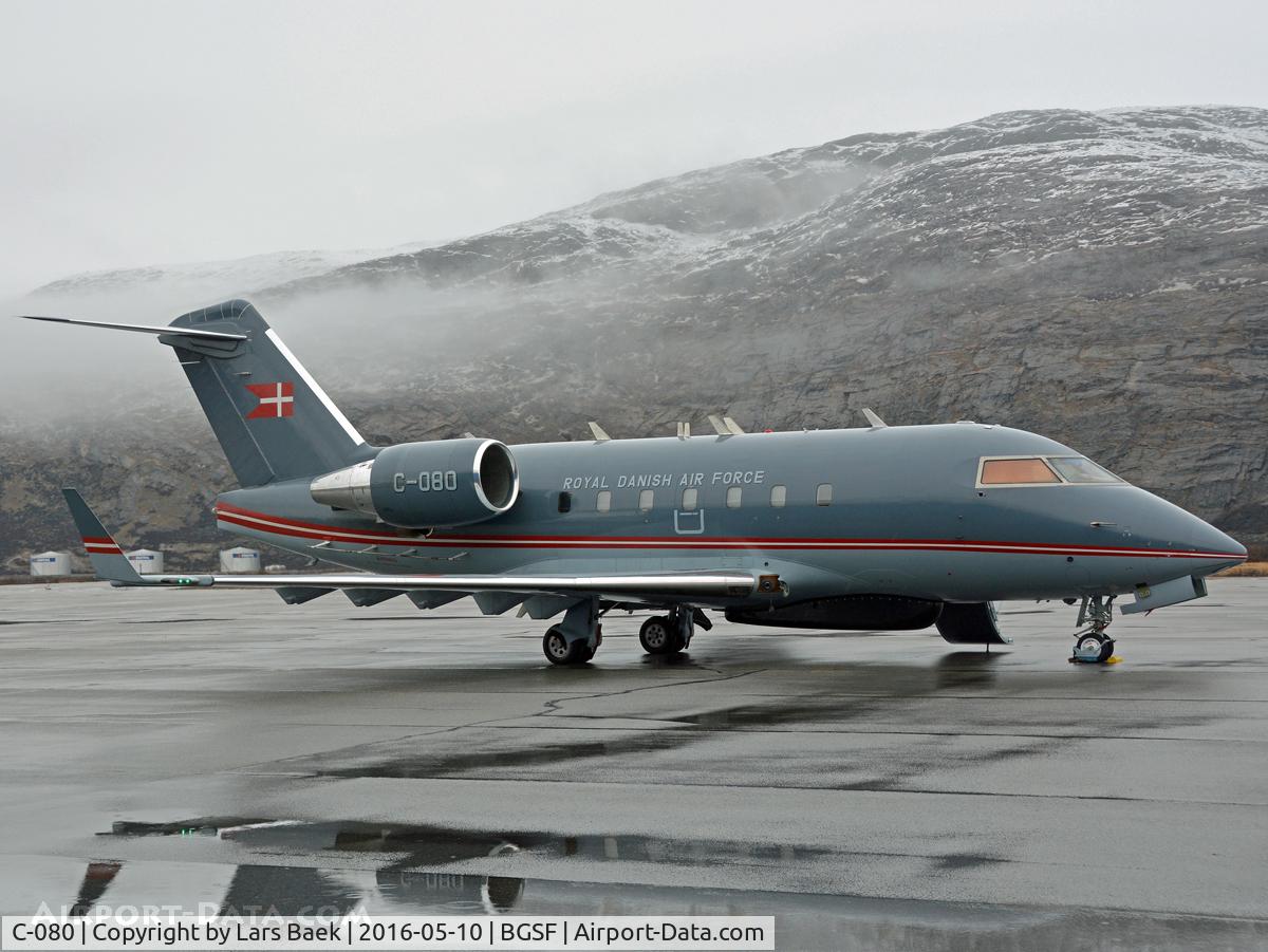 C-080, 1998 Bombardier Challenger 604 (CL-600-2B16) C/N 5380, Parked