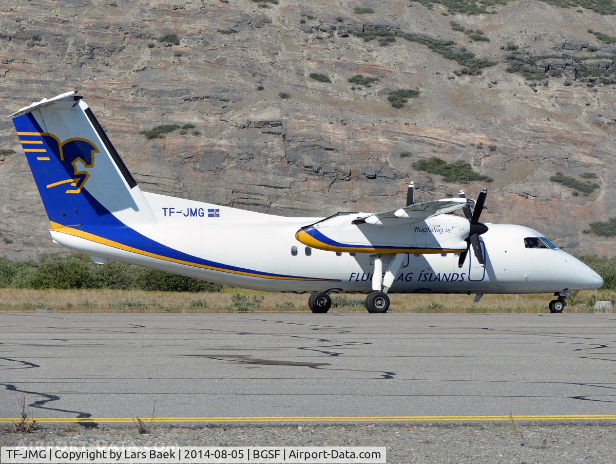 TF-JMG, 1996 De Havilland Canada DHC-8-202 Dash 8 C/N 445, Parked