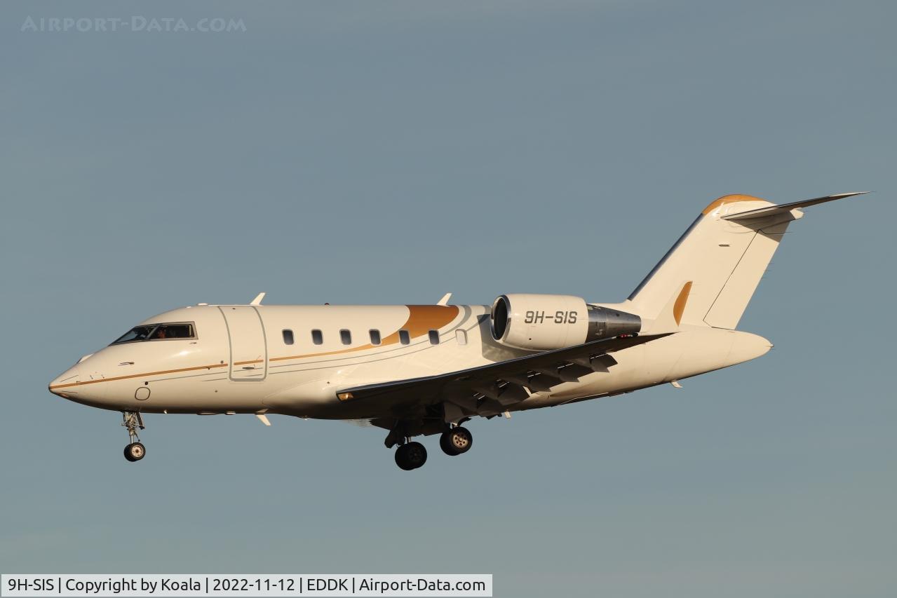9H-SIS, Bombardier CL-600-2B16 Challenger 650 C/N 6050, Arrival from Skopje, runway 24.