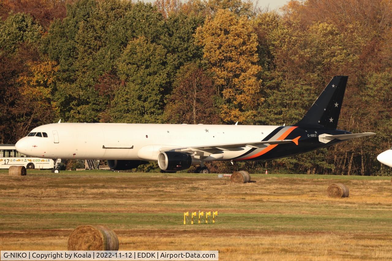 G-NIKO, 2000 Airbus A321-211 C/N 1250, Resting near runway 24.