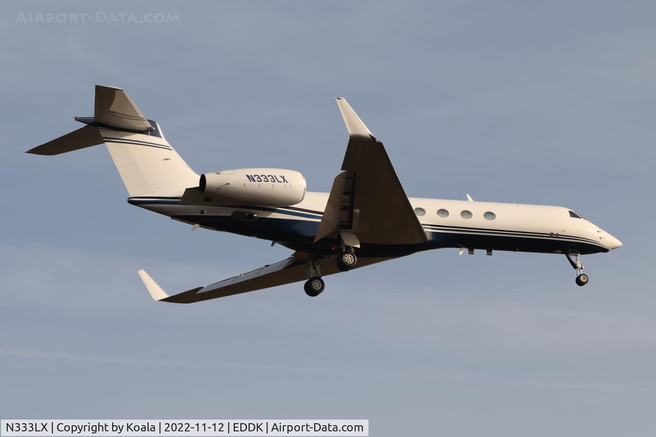 N333LX, 1982 Grumman G1159A Gulfstream III C/N 366, First pic in the database. Arrival from LAX.