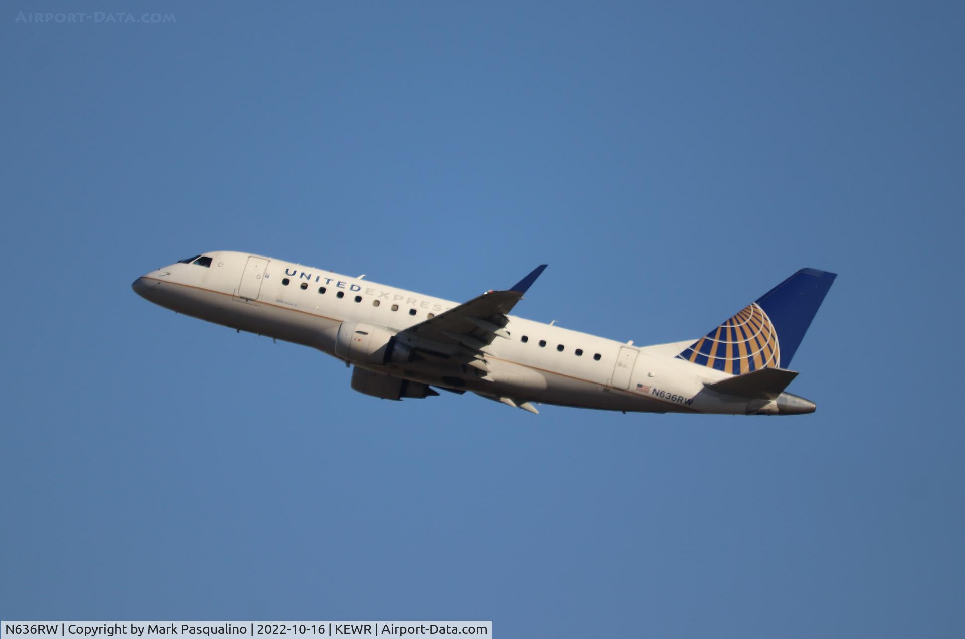 N636RW, 2004 Embraer 170SE (ERJ-170-100SE) C/N 17000052, ERJ-170-100SE