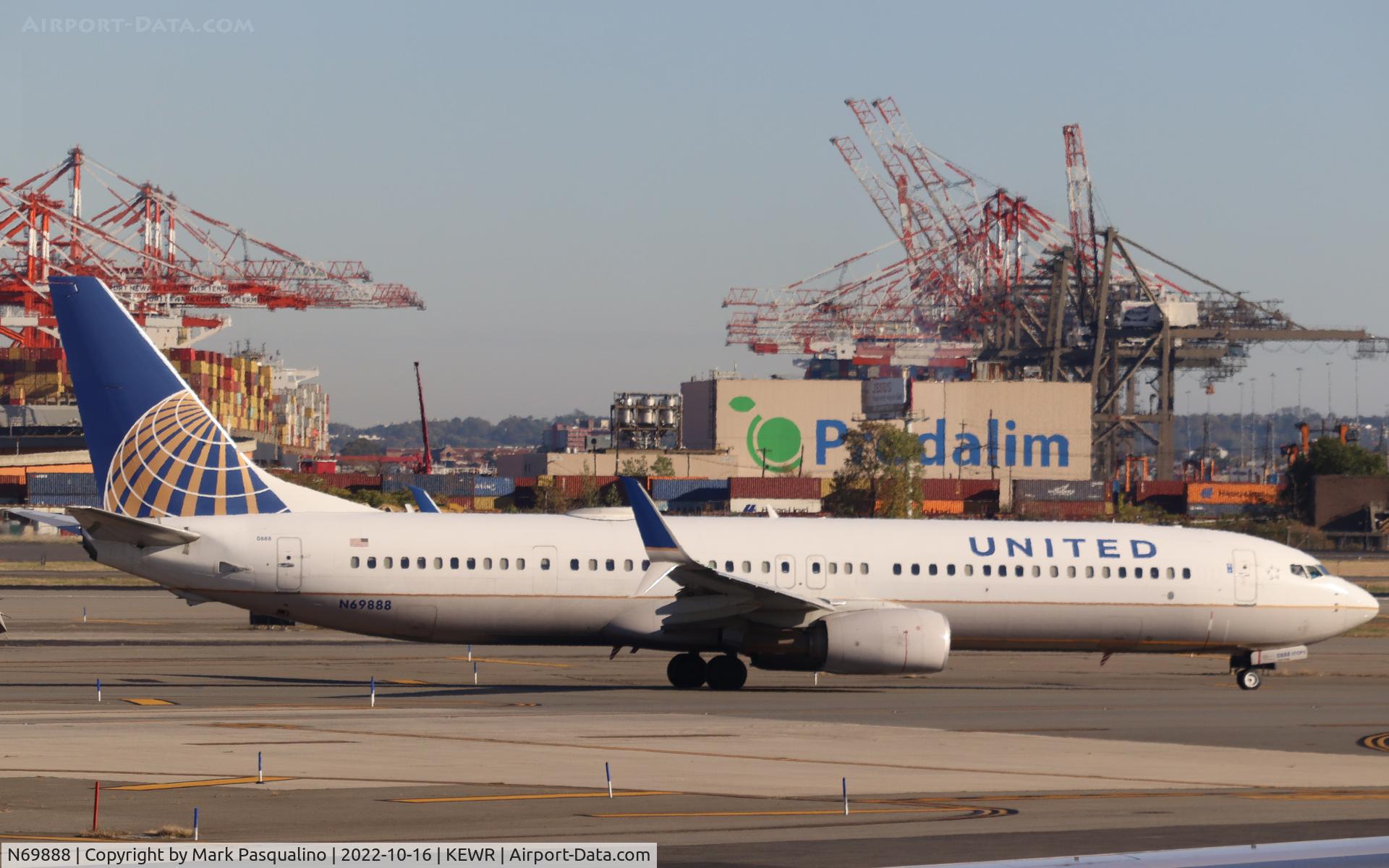 N69888, 2015 Boeing 737-924/ER C/N 42191, Boeing 737-924/ER