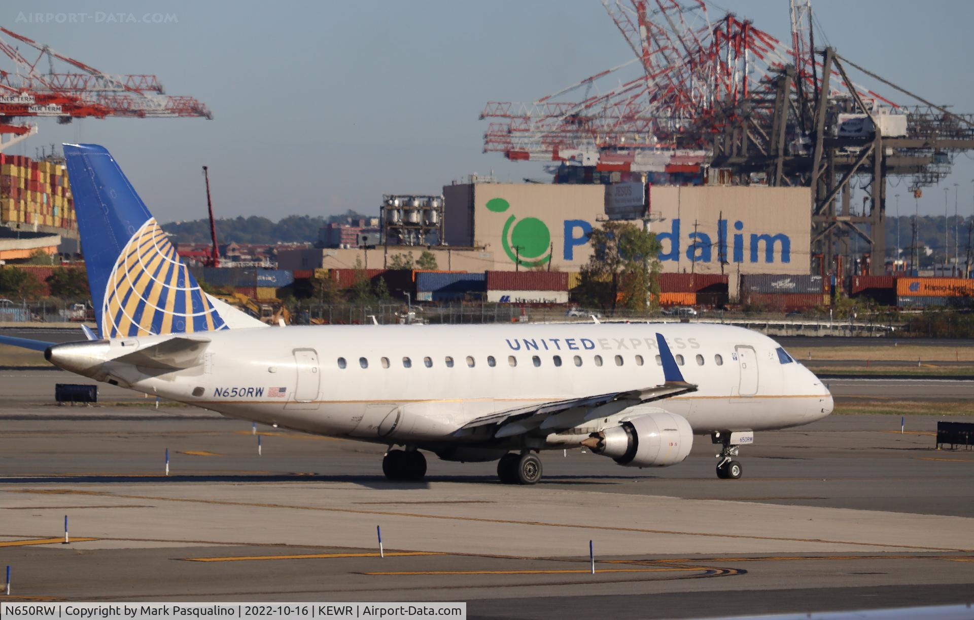 N650RW, 2005 Embraer 170SE (ERJ-170-100SE) C/N 17000071, ERJ-170-100SE