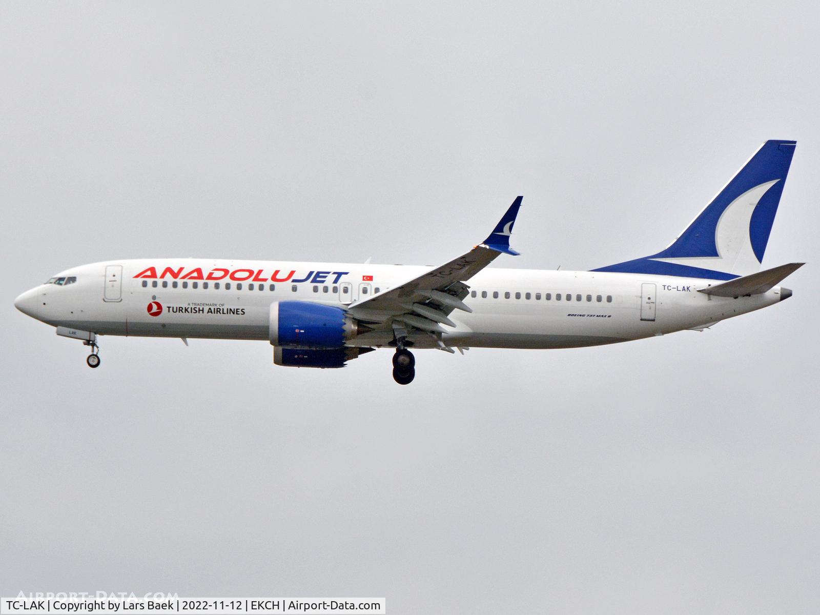 TC-LAK, 2022 Boeing 737-8 MAX C/N 61848, RWY22L
New in the database