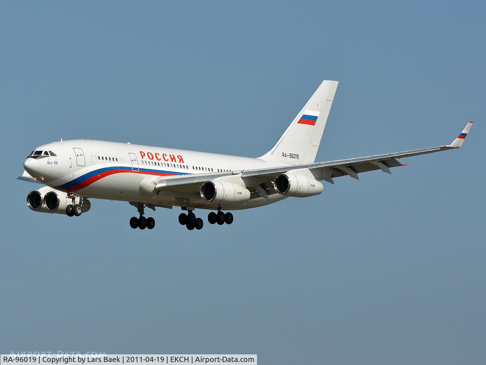 RA-96019, 2009 Ilyushin Il-96-300 C/N 74393202019, RWY22L