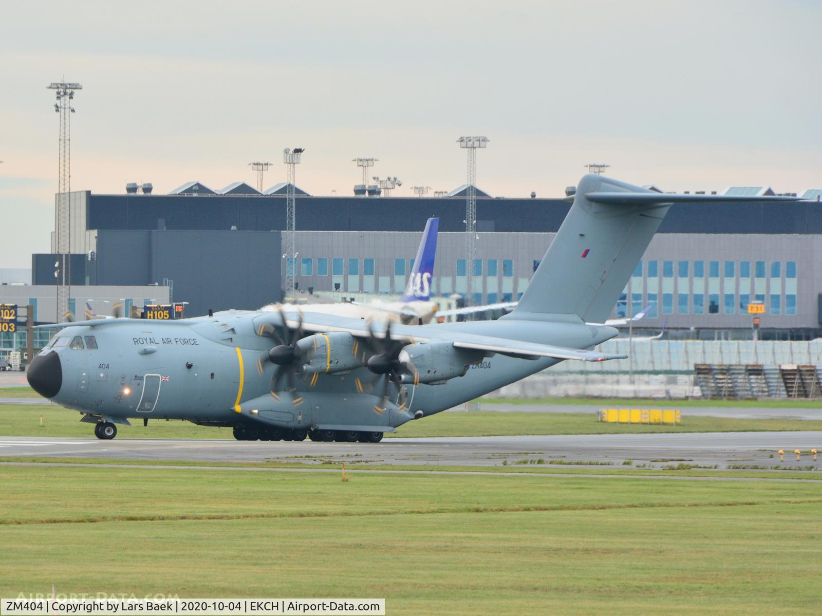 ZM404, 2015 Airbus A400M-180 Atlas C.1 C/N 021, Departing RWY22L