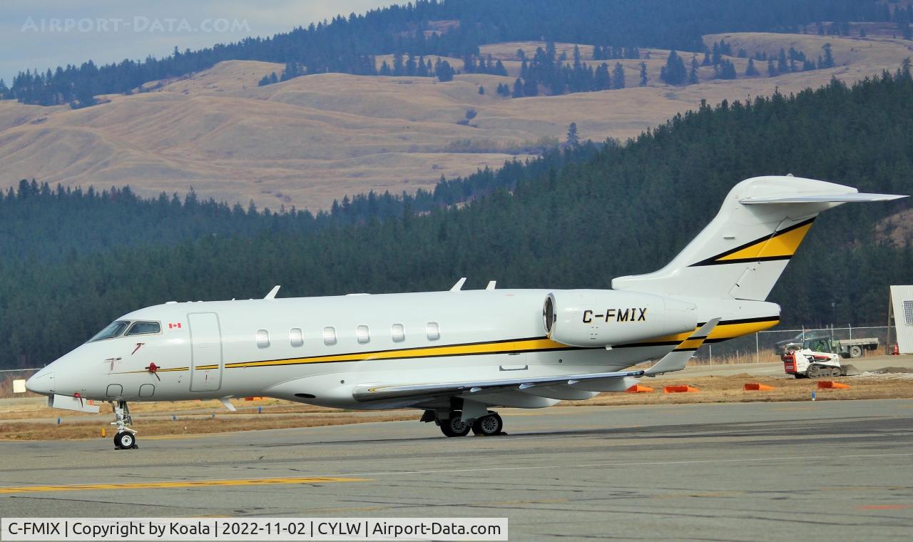 C-FMIX, 2018 Bombardier Challenger 300 (BD-100-1A10) C/N 20738, First pic in the database. Arrival from Calgary.