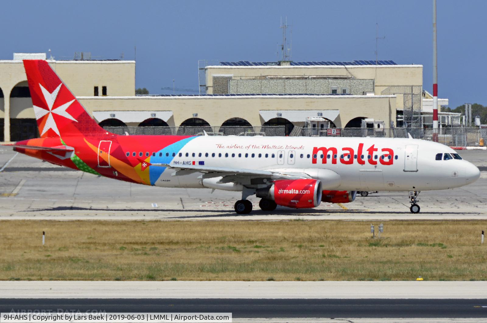 9H-AHS, 2012 Airbus A320-214 C/N 5086, Taxing