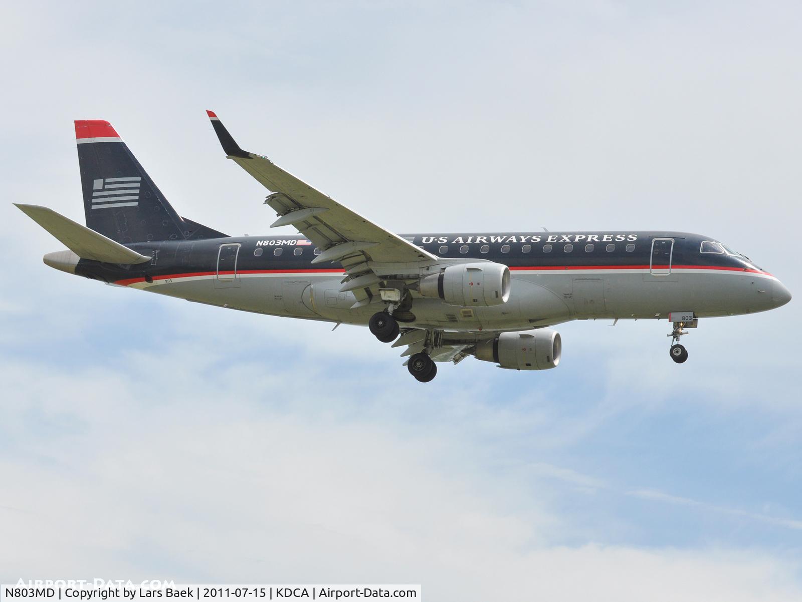 N803MD, 2004 Embraer 170SU (ERJ-170-100SU) C/N 17000015, RWY19