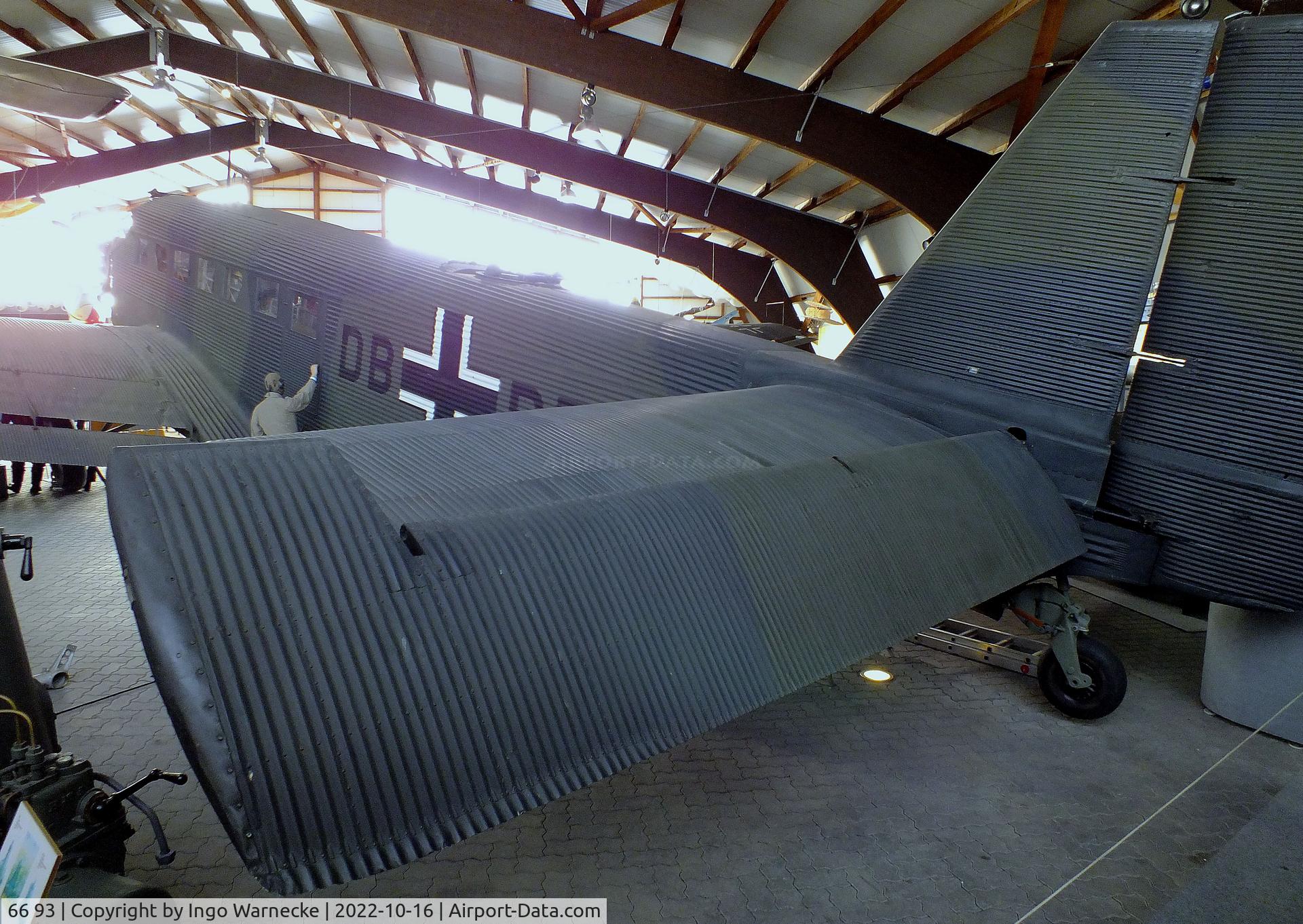 66 93, 1939 Junkers Ju-52/3mg4e C/N 6693, Junkers Ju 52/3m g4e at the Ju52-Halle (Lufttransportmuseum), Wunstorf