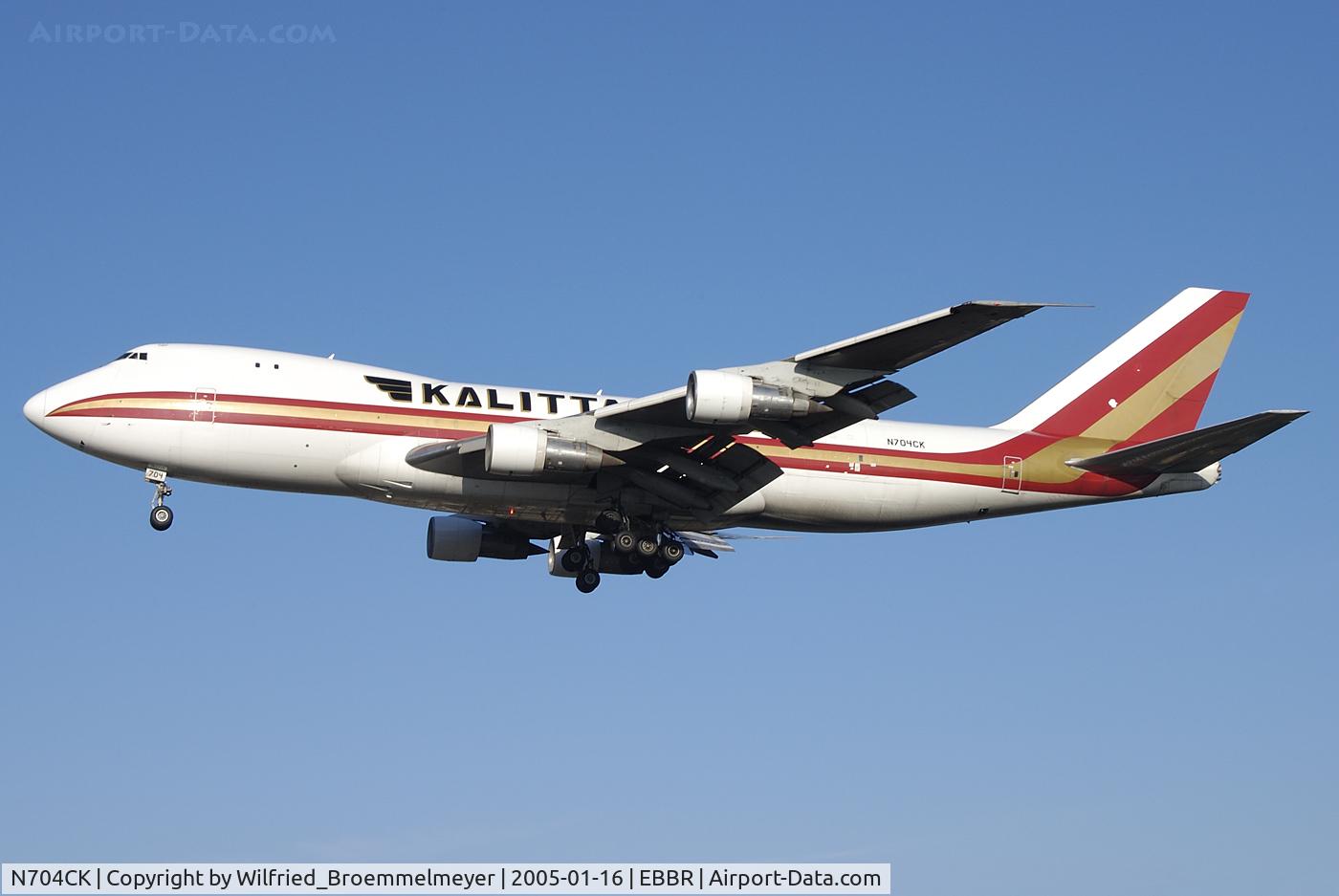 N704CK, 1980 Boeing 747-209F C/N 22299, Approach to Runway 25R.