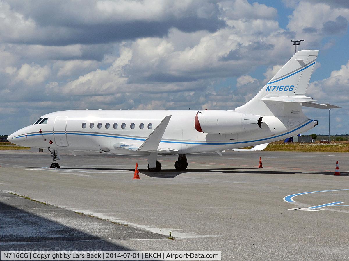 N716CG, 2008 Dassault Falcon 2000EX C/N 174, Parked
