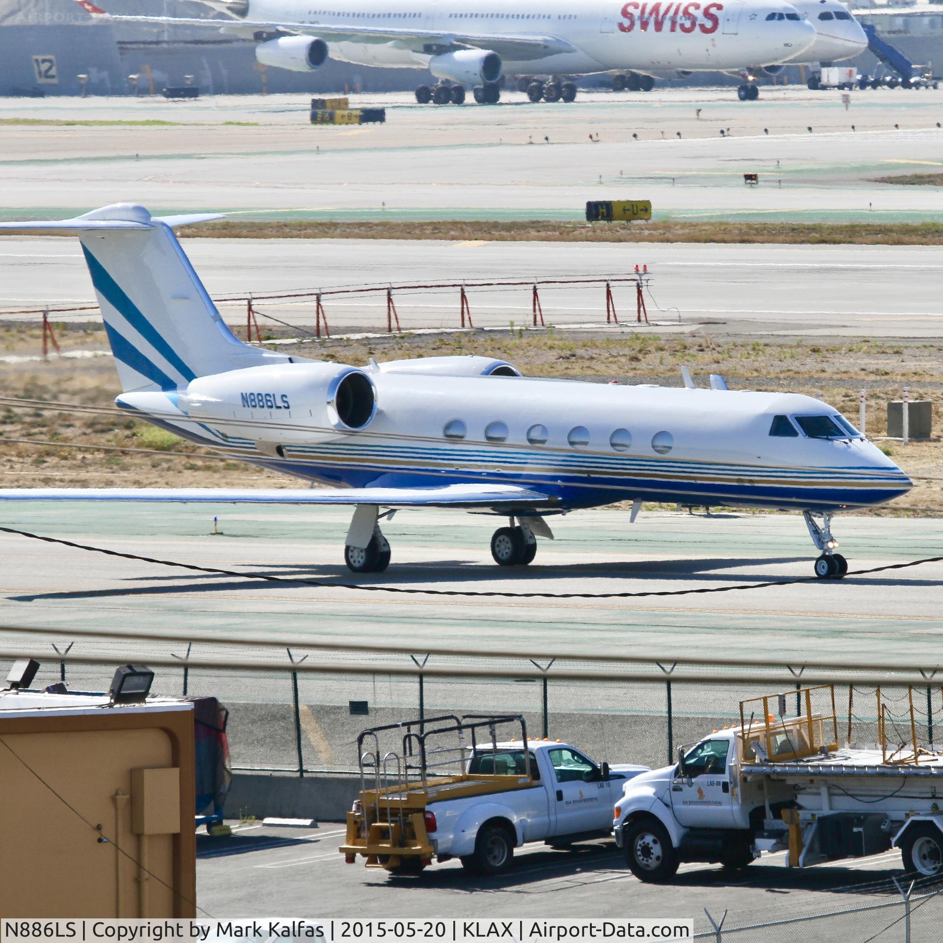 N886LS, 1998 Gulfstream Aerospace G-IV SP C/N 1341, Gulfstream, N886LS at LAX