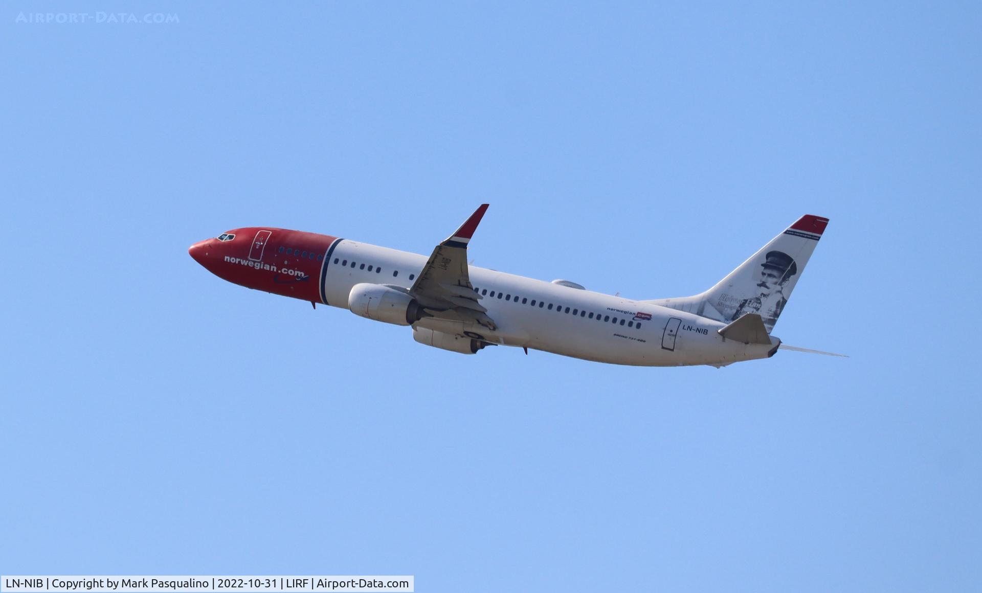 LN-NIB, 2011 Boeing 737-86J C/N 36879, Boeing 737-86J
