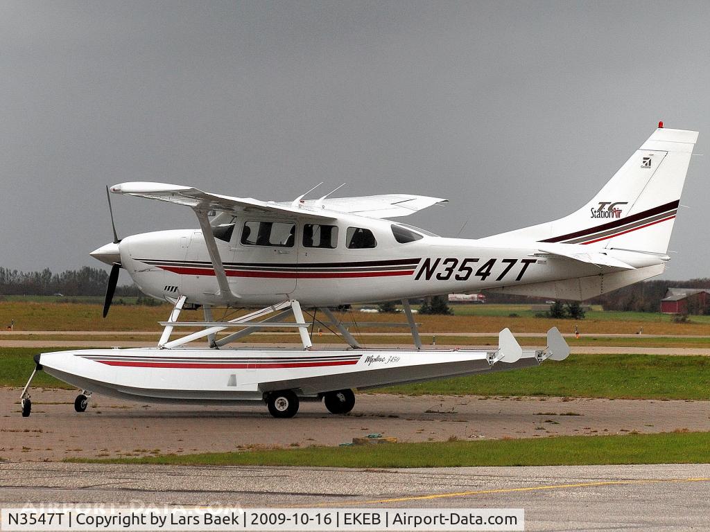 N3547T, 2001 Cessna T206H Turbo Stationair C/N T20608322, Parked