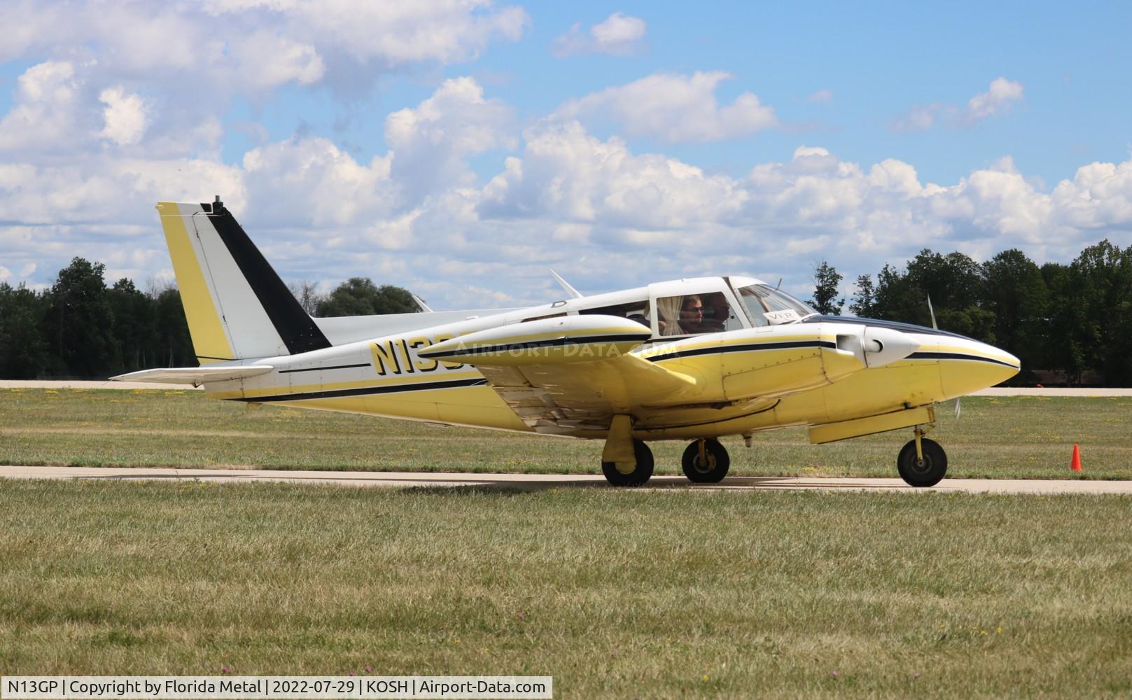 N13GP, 1967 Piper PA-30-160 B Twin Comanche C/N 30-1535, OSH 2022