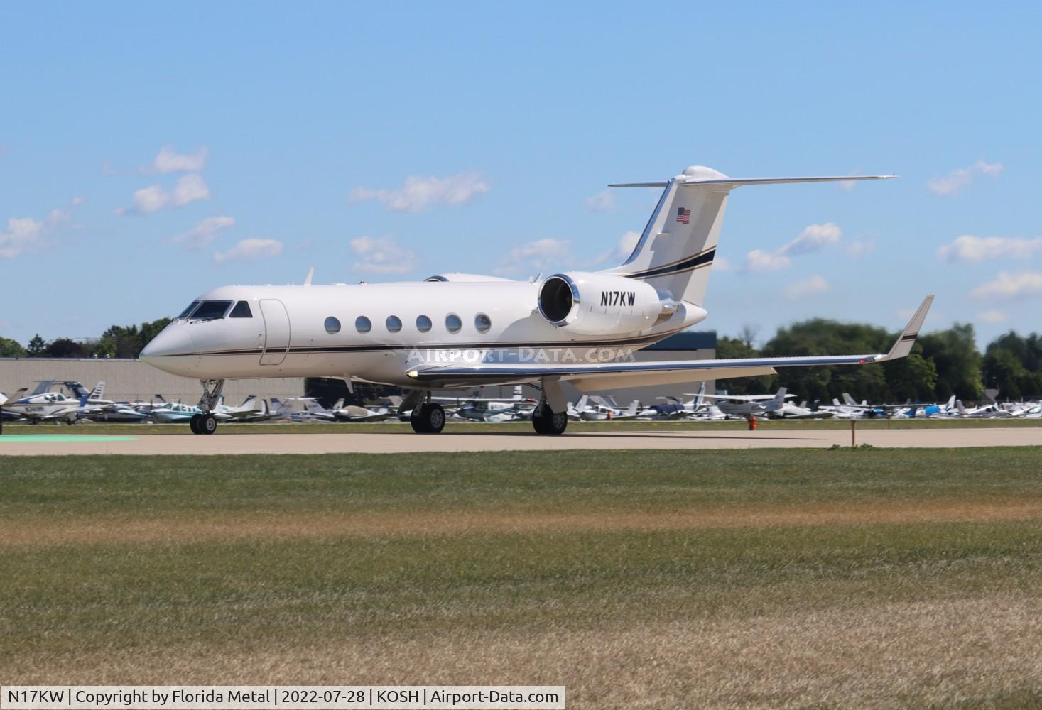 N17KW, 1999 Gulfstream Aerospace G-IV C/N 1361, OSH 2022