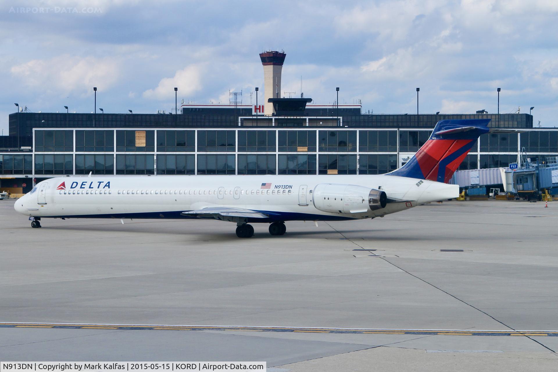 N913DN, 1996 McDonnell Douglas MD-90-30 C/N 53393, Delta MD90, N913DN taxiing out KORD