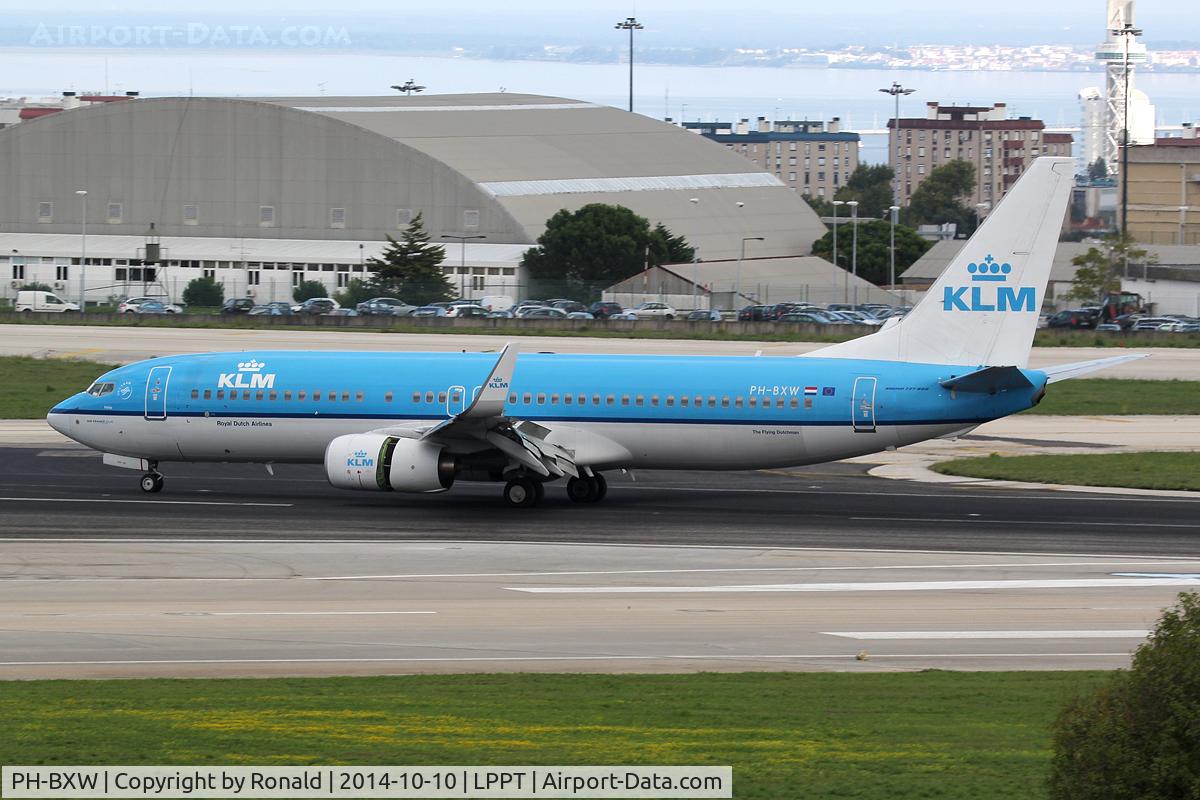 PH-BXW, 2007 Boeing 737-8K2 C/N 30360, at lis