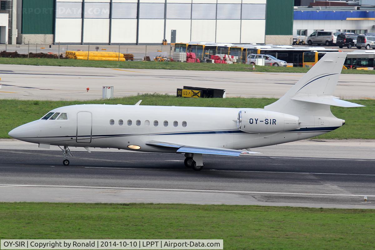 OY-SIR, 2001 Dassault Falcon 2000 C/N 173, at lis