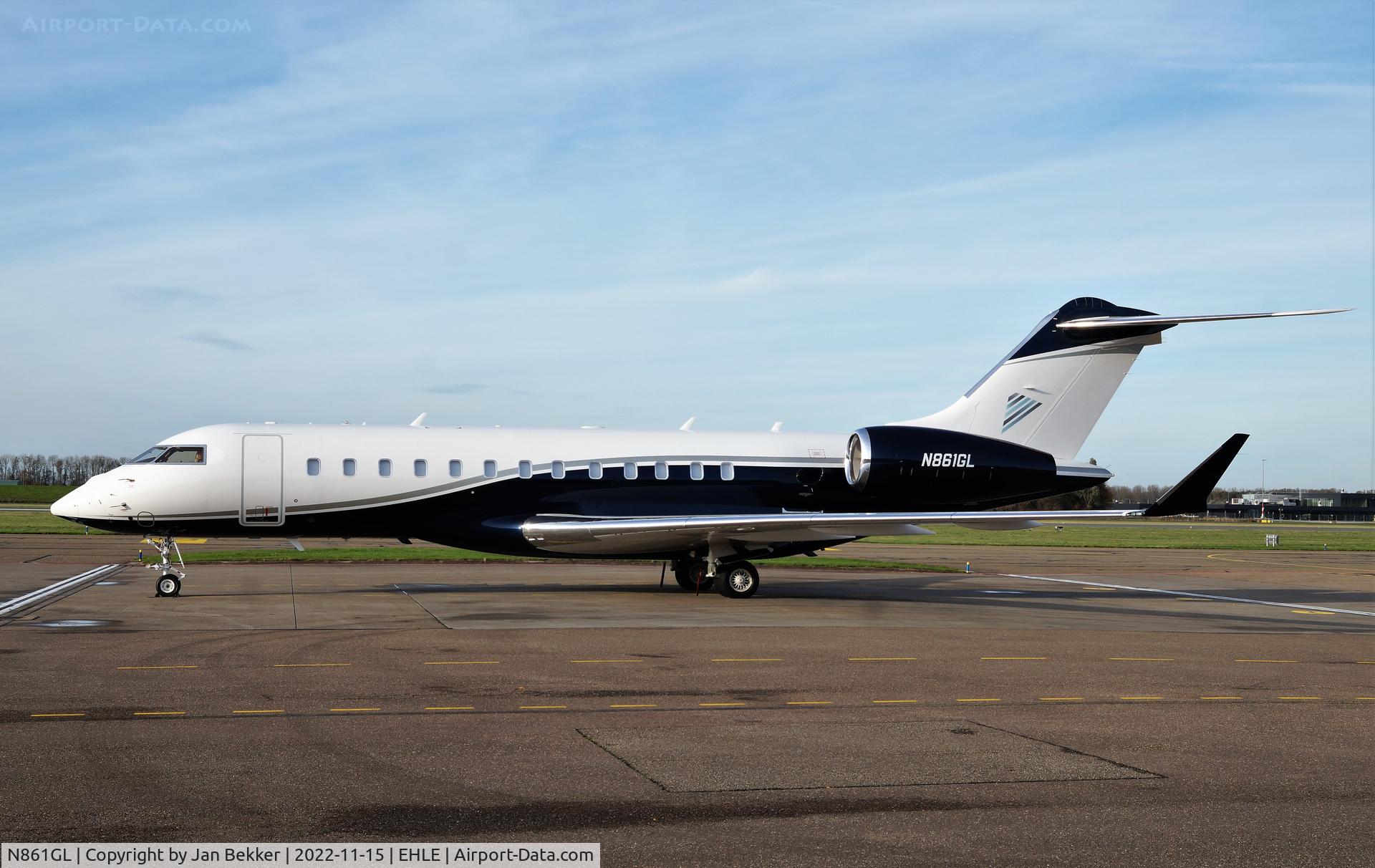 N861GL, 2019 Bombardier BD-700-1A10 Global 6500 C/N 9861, Lelystad Airport. New livery