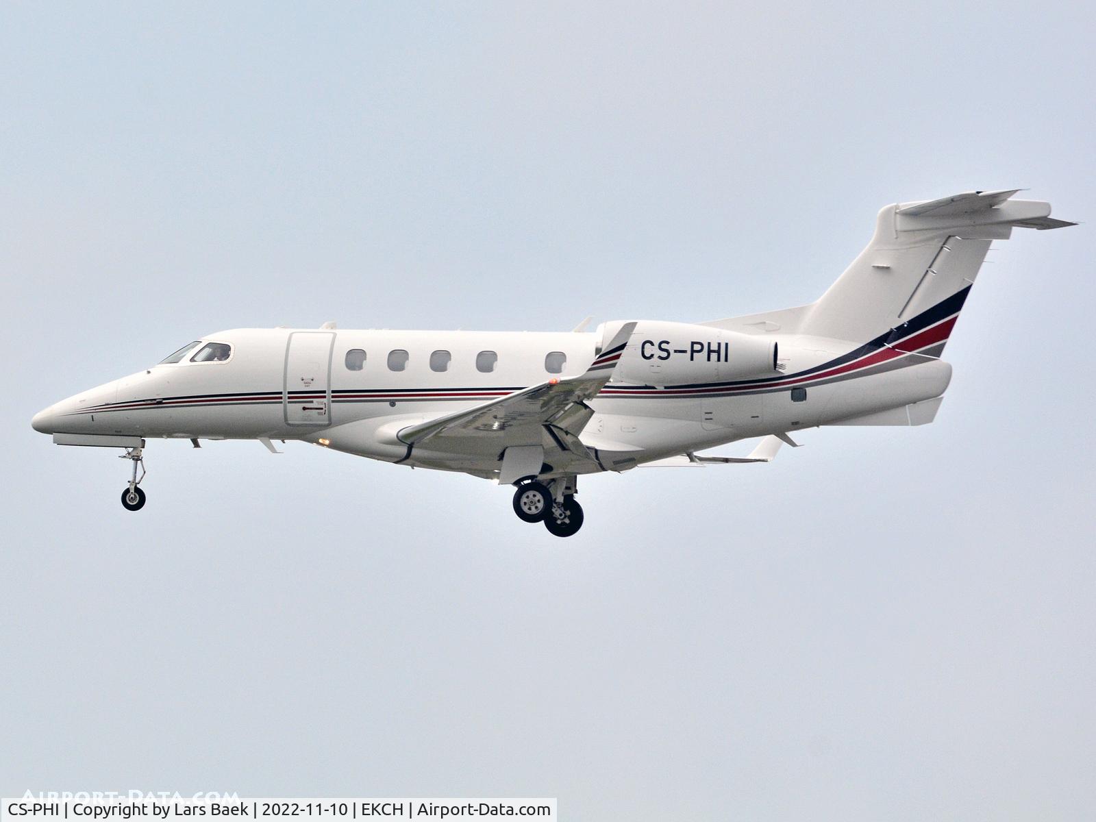 CS-PHI, 2016 Embraer EMB-505 Phenom 300 C/N 50500332, RWY22L