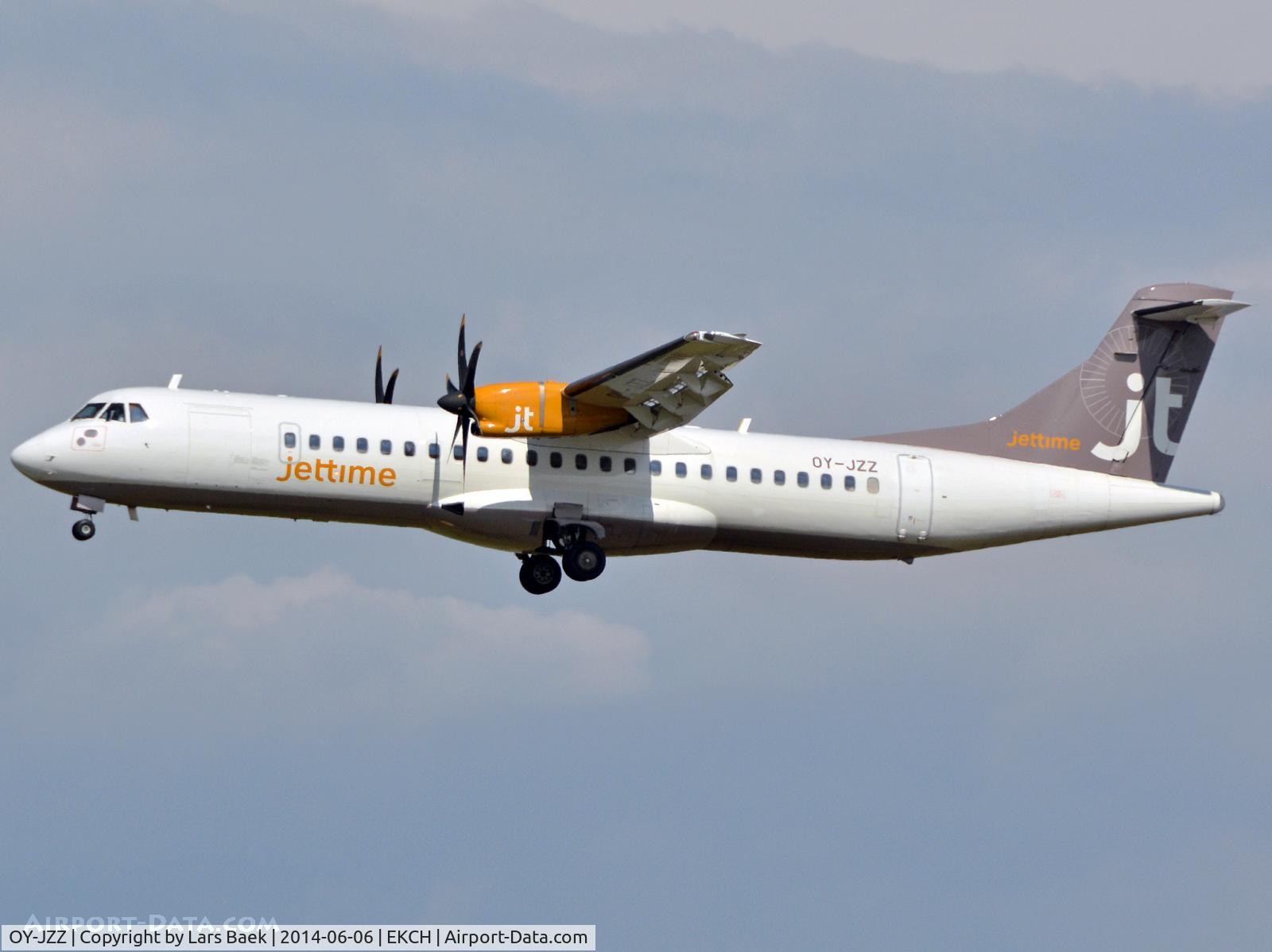 OY-JZZ, 1998 ATR 72-212A C/N 548, RWY22L