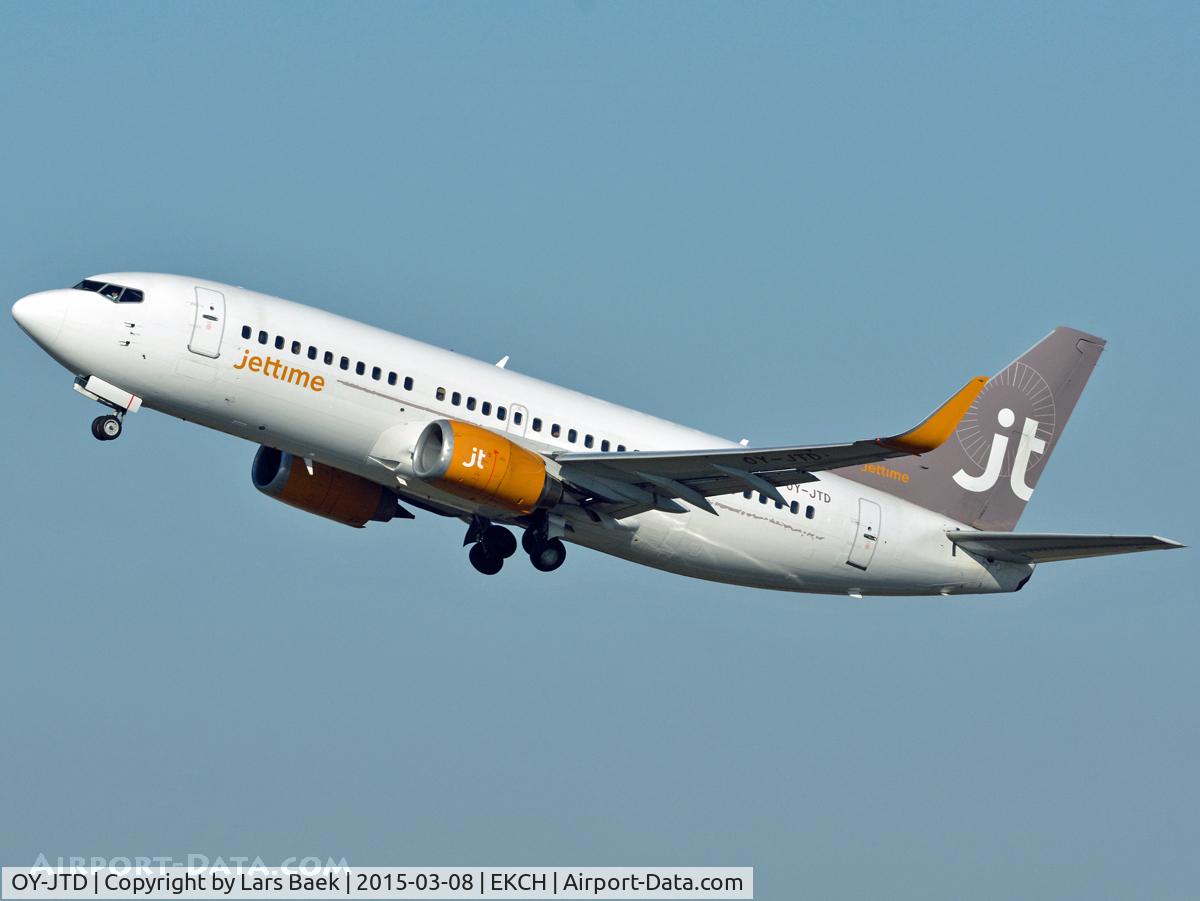 OY-JTD, 1990 Boeing 737-3Y0 C/N 24678, RWY22R