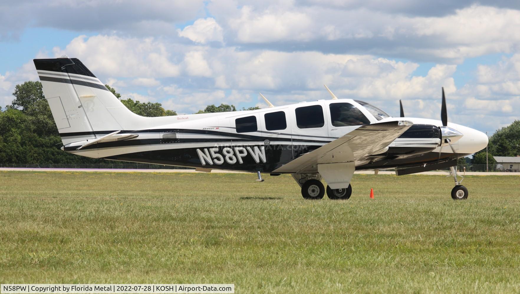 N58PW, 1960 Beech 58 Baron Baron C/N TH-459, OSH 2022