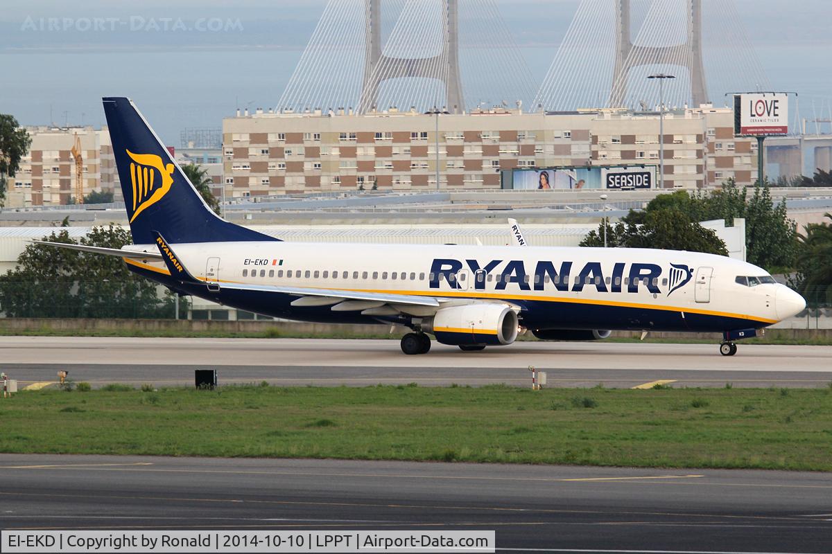 EI-EKD, 2010 Boeing 737-8AS C/N 35024, at lis