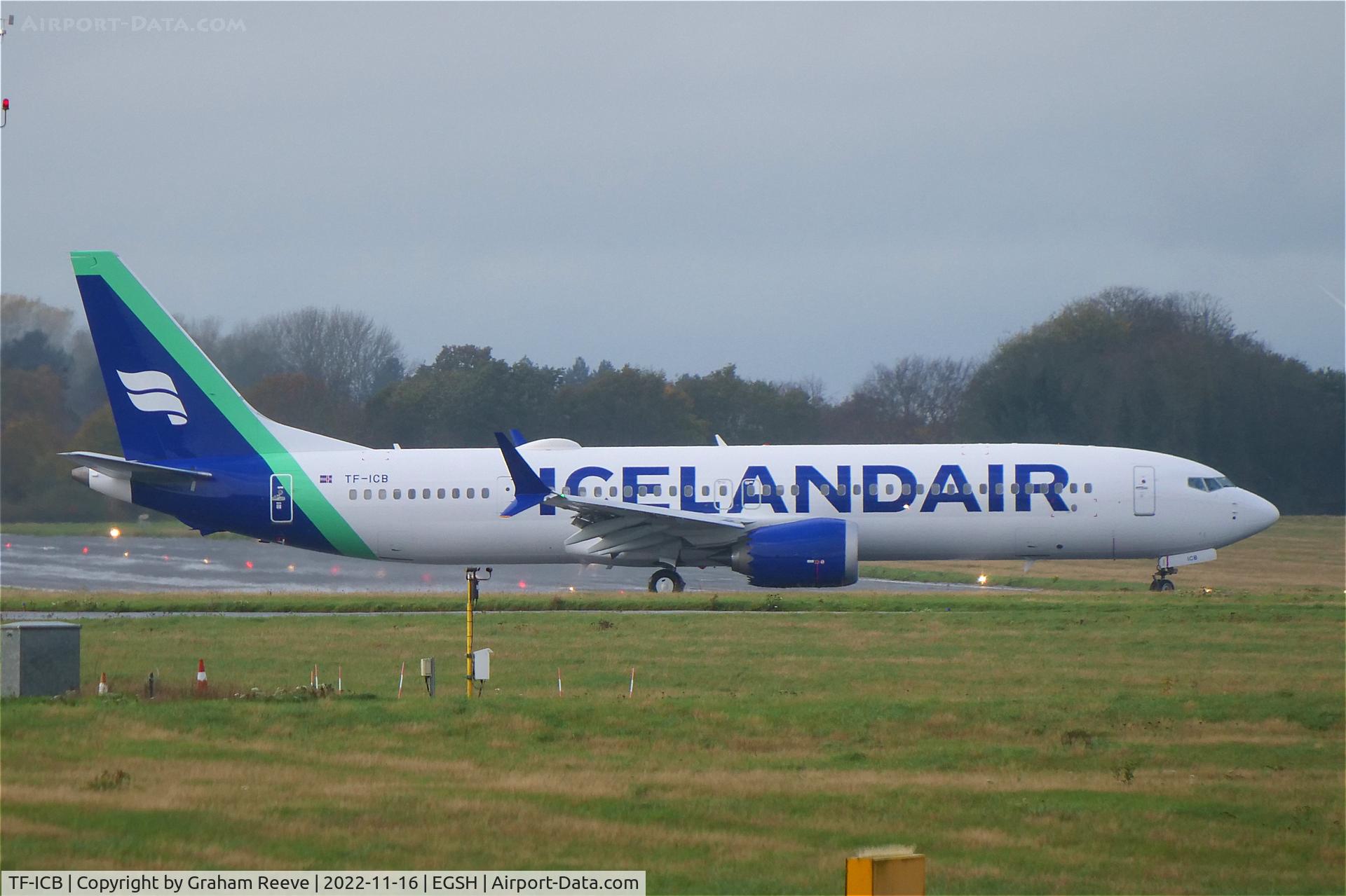 TF-ICB, 2019 Boeing 737-9 MAX C/N 44568, Departing from Norwich.