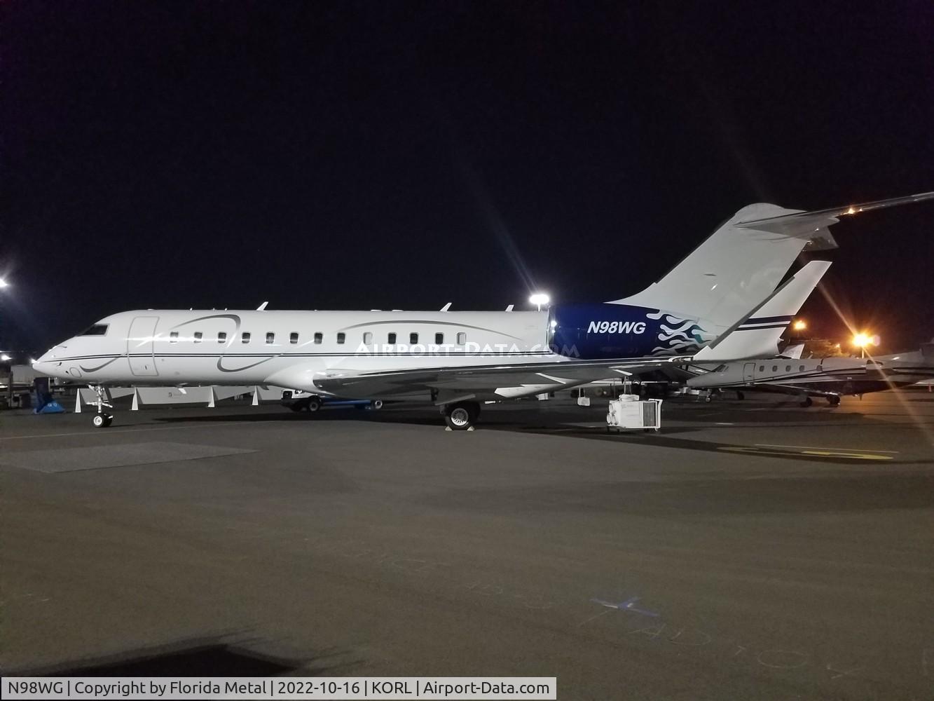 N98WG, 1999 Bombardier BD-700-1A10 Global Express C/N 9032, NBAA 2022