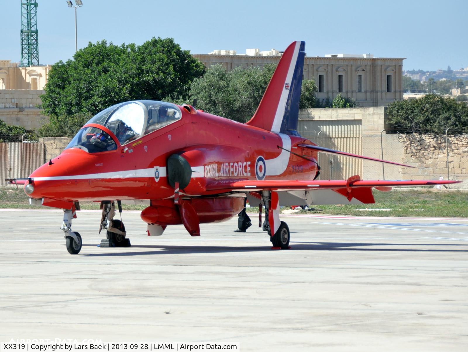 XX319, 1980 Hawker Siddeley Hawk T.1A C/N 162/312144, Malta Air Show 2013