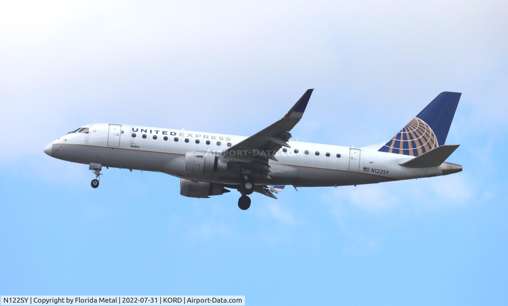 N122SY, 2014 Embraer 175LR (ERJ-170-200LR) C/N 17000431, ORD 2022