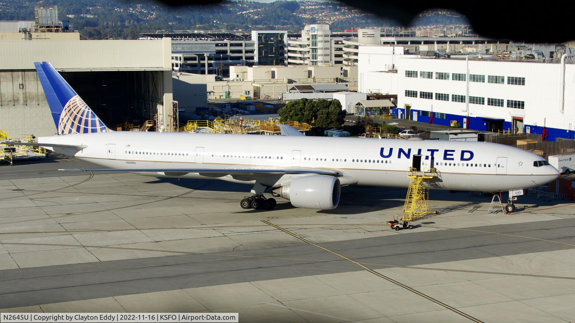 N2645U, 2017 Boeing 777-322/ER C/N 64989, SFO 2022.