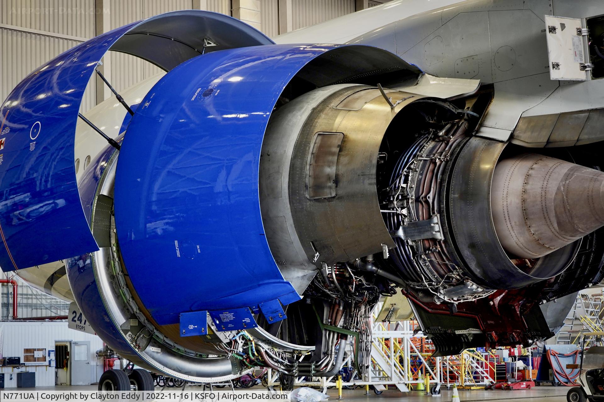 N771UA, 1995 Boeing 777-222 C/N 26932, PW4000 engine. SFO 2022.