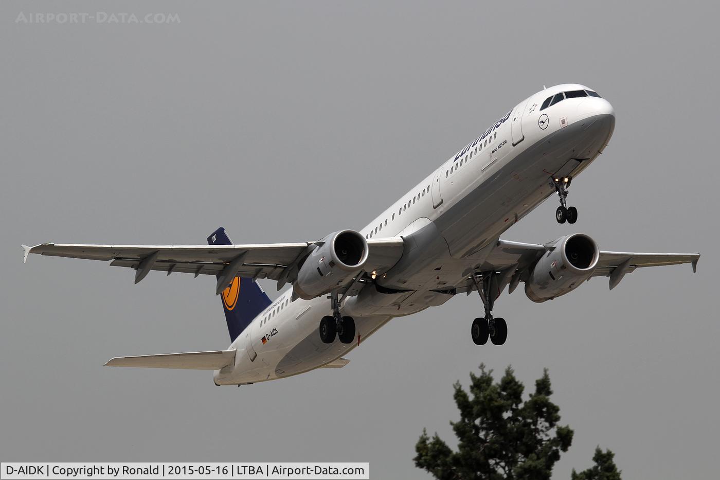 D-AIDK, 2011 Airbus A321-231 C/N 4819, at ist