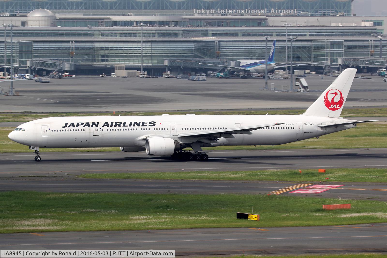 JA8945, 1999 Boeing 777-346 C/N 28397, at hnd