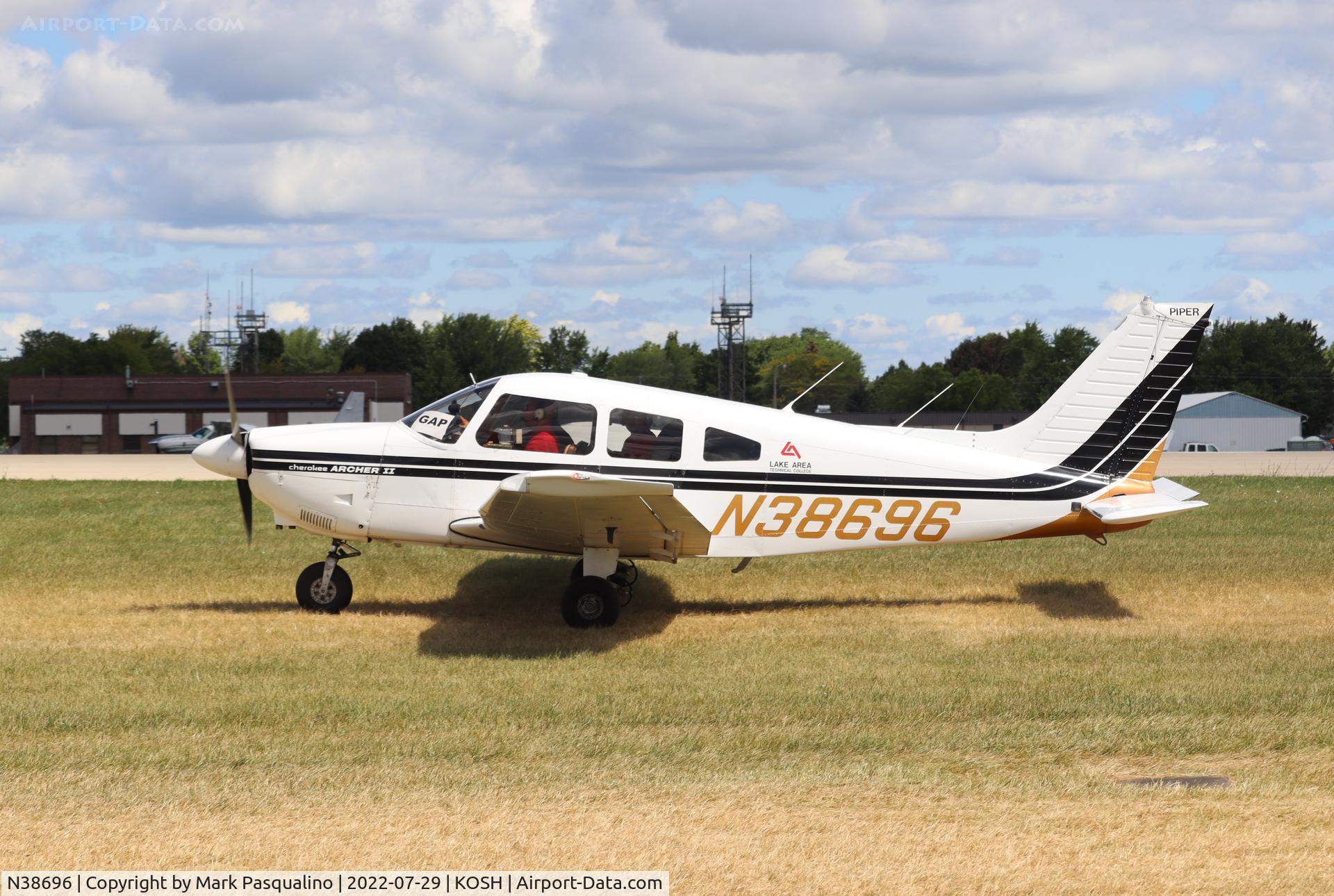 N38696, 1977 Piper PA-28-181 C/N 28-7790577, Piper PA-28-181