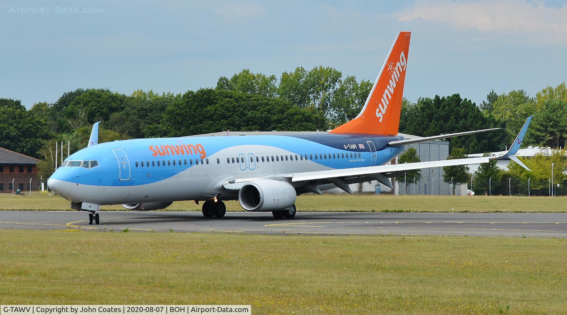 G-TAWV, 2015 Boeing 737-8K5 C/N 41662, Arriving on 26