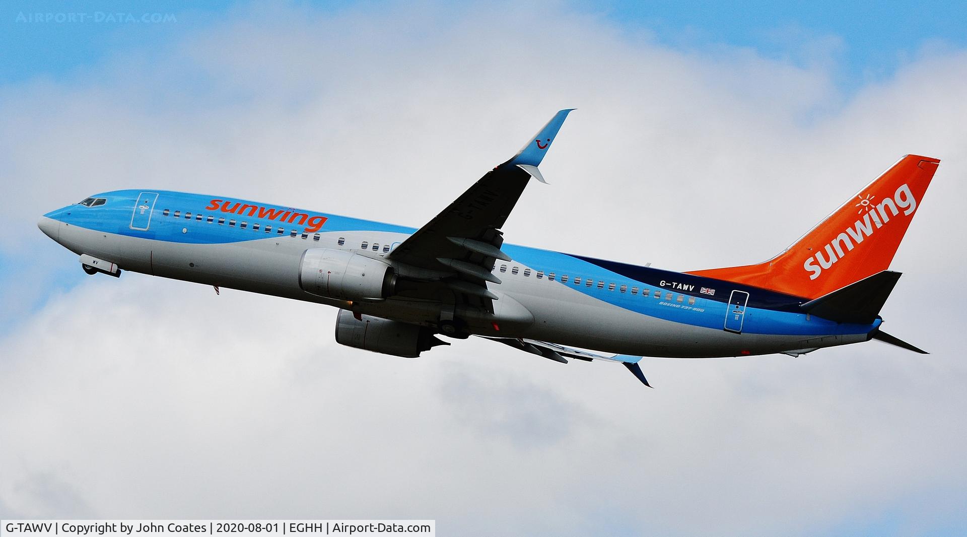 G-TAWV, 2015 Boeing 737-8K5 C/N 41662, Climbing away from 26