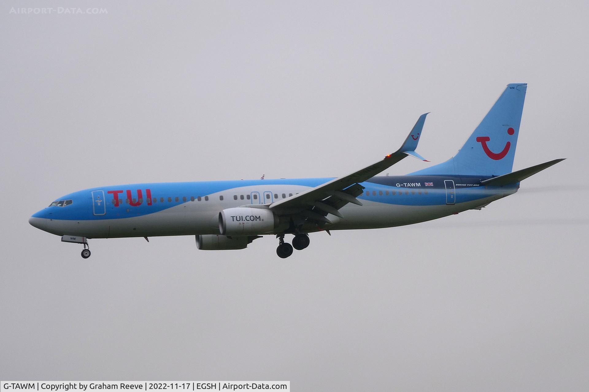 G-TAWM, 2013 Boeing 737-8K5 C/N 37249, Landing at Norwich in heavy rain.